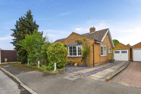 The Grove, Calverton, Nottingham 3 bed detached bungalow for sale