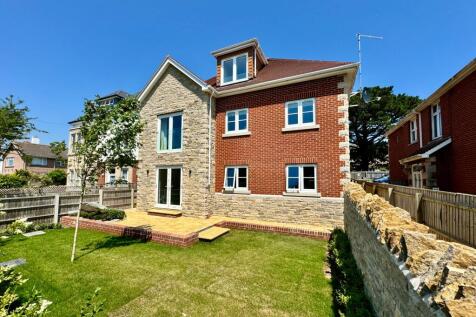 VICTORIA AVENUE, SWANAGE 3 bed ground floor flat for sale