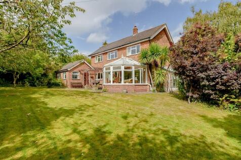 Upper Welland Road, Malvern 3 bed detached house for sale