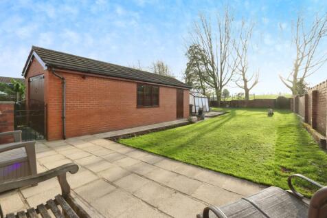 Station Road, West Yorkshire WF6 3 bed detached house for sale