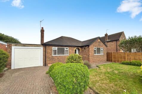 Ouchthorpe Lane, West Yorkshire WF1 2 bed bungalow for sale