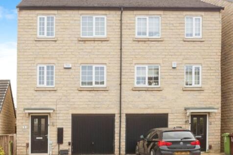 Pugneys Avenue, Wakefield WF4 4 bed semi