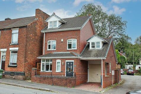 Clifton Street, COSELEY, WV14 9HB 4 bed detached house for sale