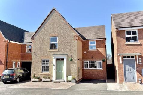 Haslingden Crescent, LOWER GORNAL... 3 bed detached house for sale