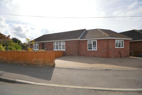 4 bedroom detached bungalow for sale