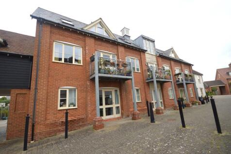 2 bedroom ground floor flat for sale