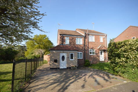 2 bedroom semi-detached house for sale