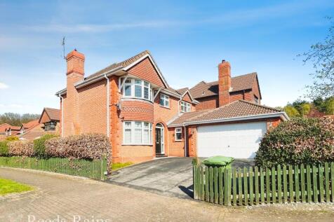 4 bedroom detached house for sale