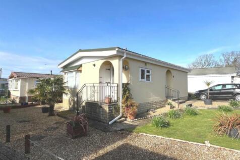 Folly Lane, East Cowes 2 bed detached bungalow for sale