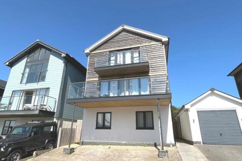 Grace Woodford Drive, East Cowes 5 bed detached house for sale