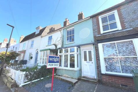 Castle Road, Newport 3 bed terraced house for sale