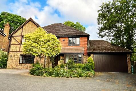 5 bedroom detached house for sale
