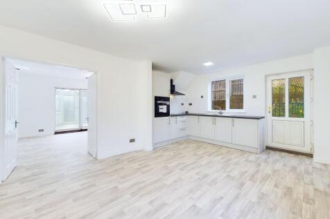 Darley Avenue, Nottingham NG4 4 bed semi