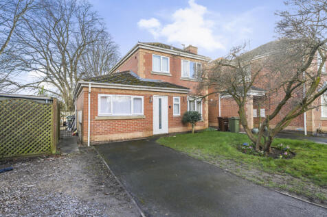 Perry Grove, Loughborough... 4 bed detached house for sale