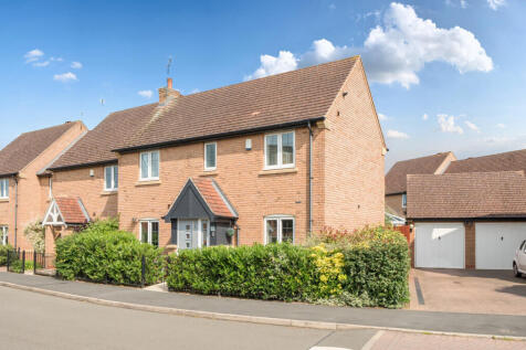 Highland Drive, Loughborough... 4 bed end of terrace house for sale