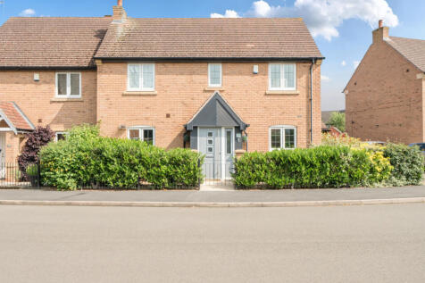 Highland Drive, Loughborough... 4 bed end of terrace house for sale