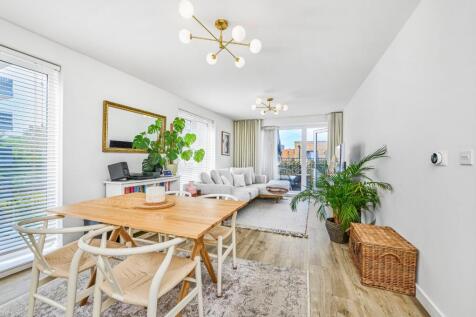 Bowen Drive, Charlton, SE7 2 bed apartment for sale