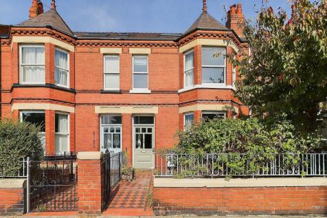6 bedroom terraced house for sale