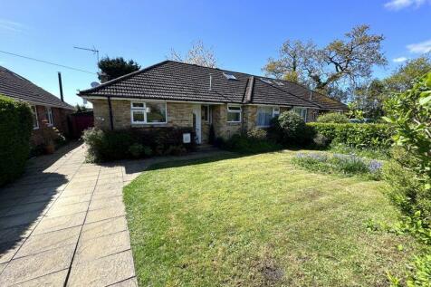 3 bedroom semi-detached bungalow for sale