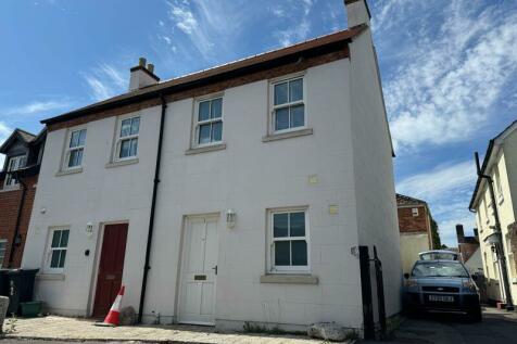 2 bedroom semi-detached house for sale