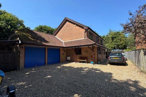 Barndale Drive, Ridge, Wareham 4 bed detached house for sale