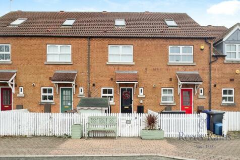 3 bedroom terraced house for sale