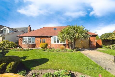 Cross Hills Lane, North Yorkshire YO8 4 bed bungalow for sale