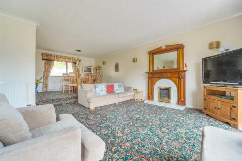 New Road, Cockermouth CA13 4 bed detached bungalow for sale