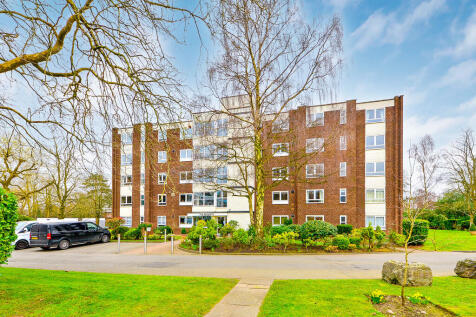 3 bedroom flat for sale