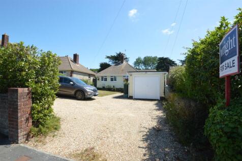 ASHEY, RYDE OUTSKIRTS 3 bed detached bungalow for sale