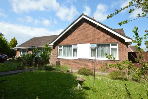 APPLEY & PUCKPOOL 3 bed detached bungalow for sale