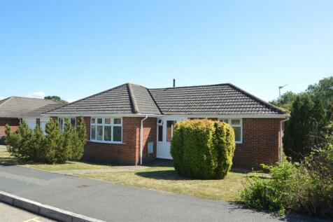 BINSTEAD VILLAGE 3 bed detached bungalow for sale