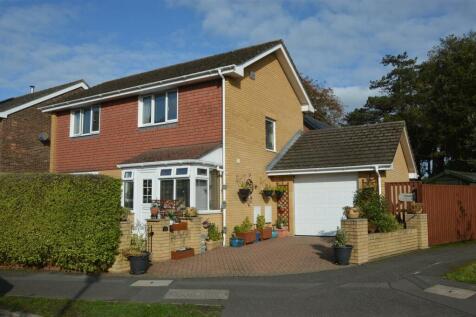 HAYLANDS, RYDE 3 bed detached house for sale