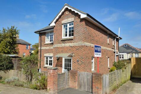 CENTRAL RYDE 4 bed detached house for sale