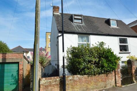 2 bedroom semi-detached house for sale