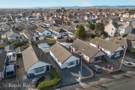 Dyserth Road, Denbighshire LL18 2 bed bungalow for sale