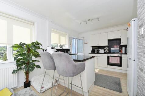 Sough Hall Crescent, Rotherham S61 3 bed detached house for sale