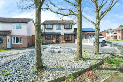 Bramshill Close, Warrington WA3 4 bed semi