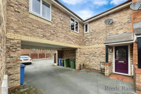 St. Clements Fold, Manchester M41 3 bed terraced house for sale