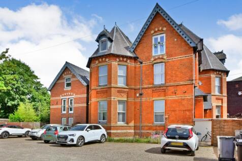 Washway Road, Greater Manchester M33 2 bed apartment for sale