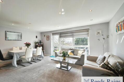 Ingledene Court, Greater Manchester M7 2 bed apartment for sale