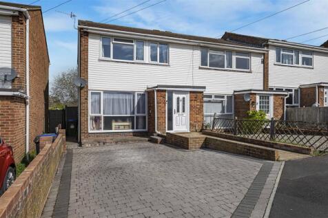 3 bedroom end of terrace house for sale
