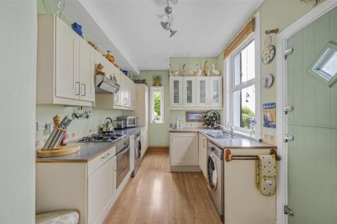 Evelyn Avenue, Newhaven 3 bed terraced house for sale