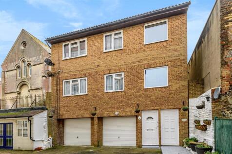 Church Hill, Newhaven 2 bed flat for sale