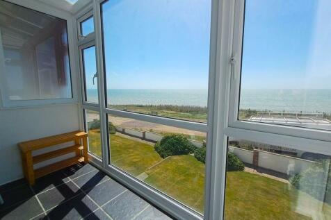 Dorothy Avenue, Peacehaven 2 bed apartment for sale