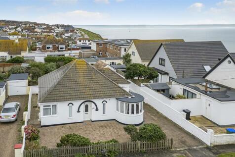Horsham Avenue, Peacehaven 3 bed detached bungalow for sale