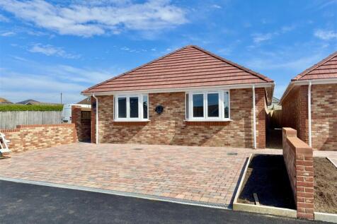 Phyllis Avenue, Peacehaven 3 bed detached bungalow for sale
