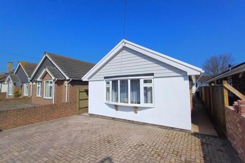 Arundel Road, Peacehaven 2 bed detached bungalow for sale