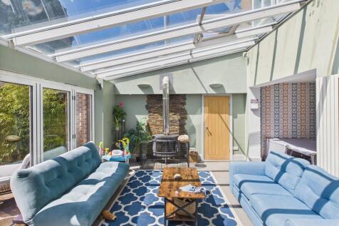 Blaby Road, Leicester LE19 5 bed detached house for sale