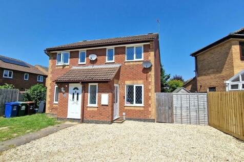 2 bedroom semi-detached house for sale